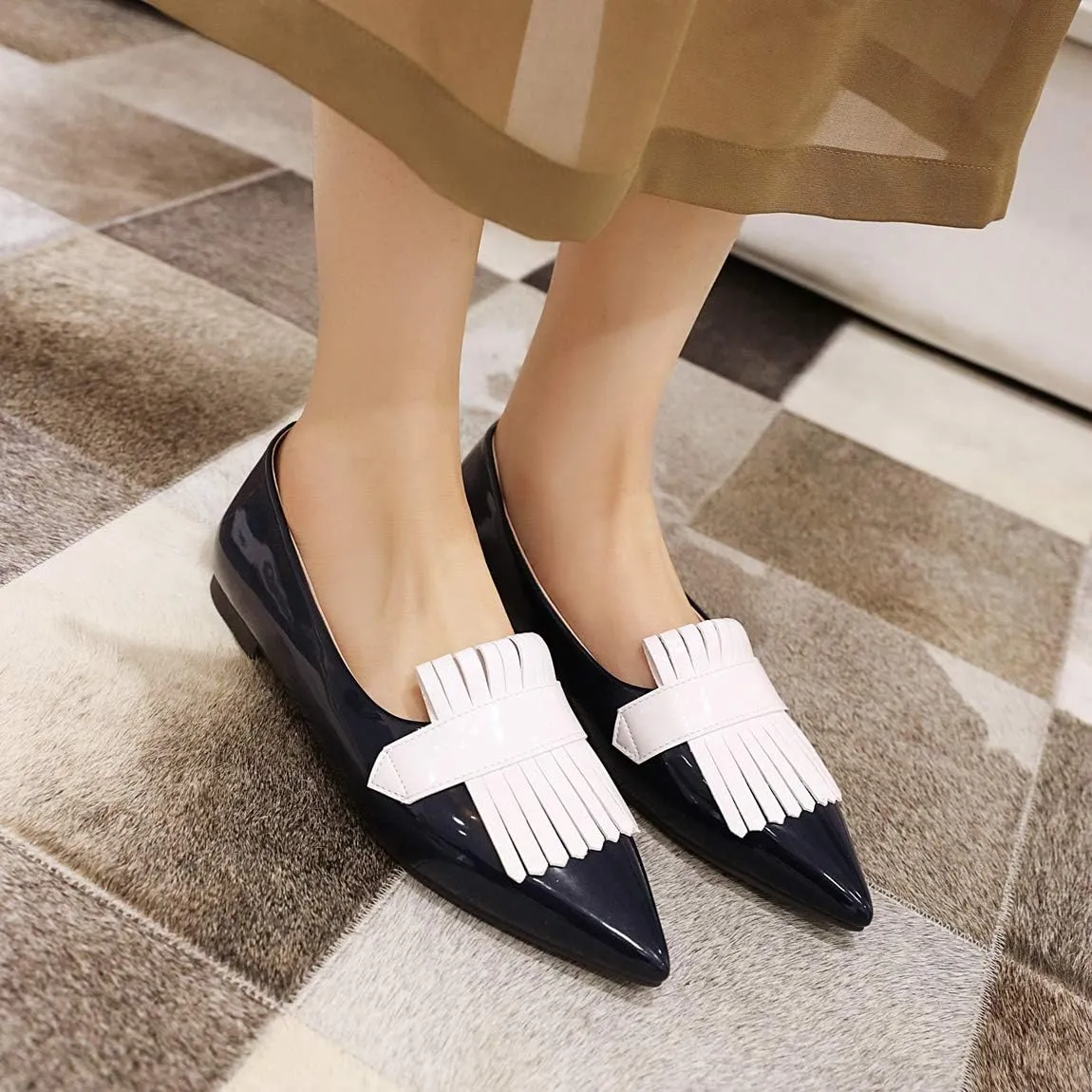 LEHOOR Women Pointed Closed Toe Flat Loafer Pumps Tassel Slip On Lightweight Patent Leather Casual Comfort Work Shoes for Ladies 4-15 M US