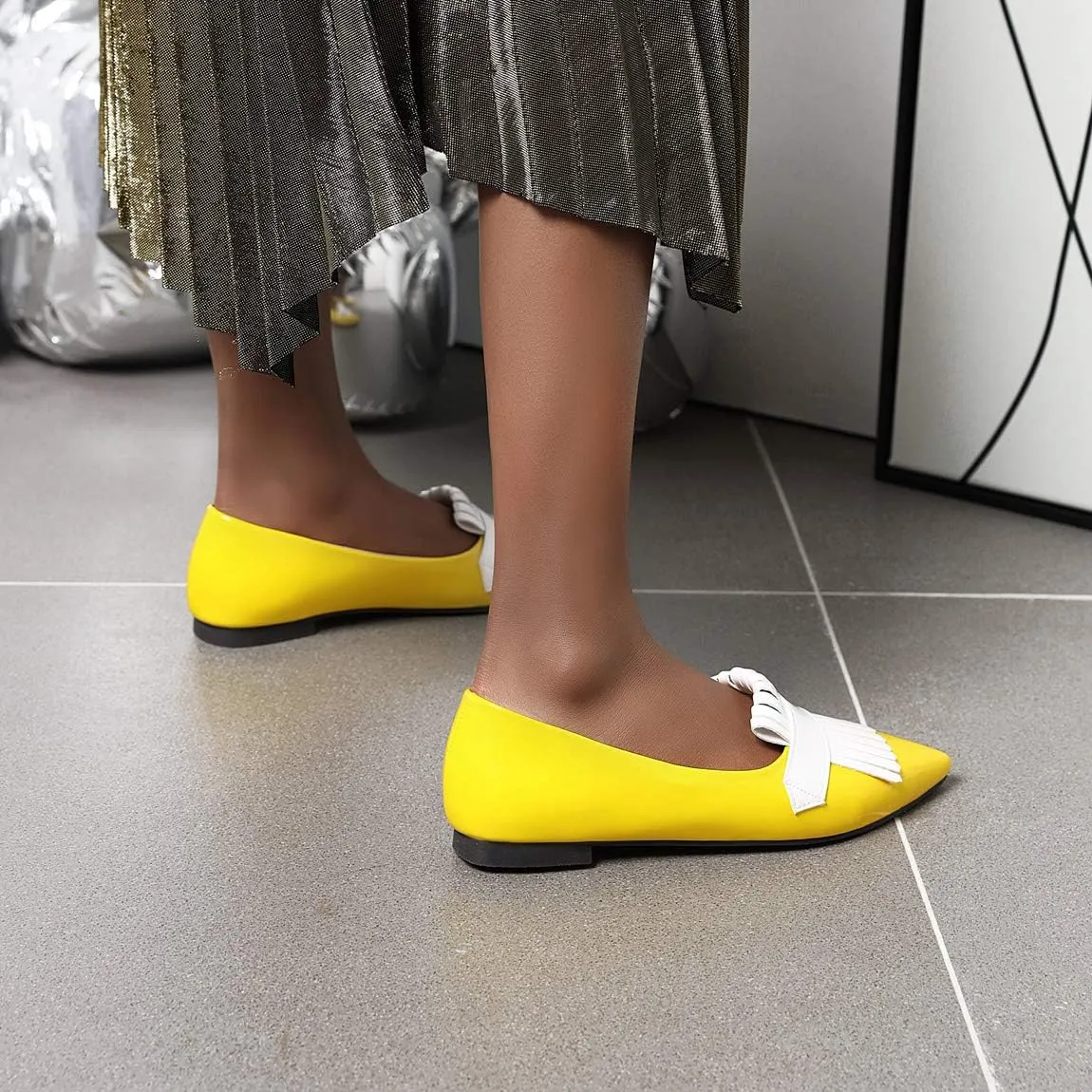 LEHOOR Women Pointed Closed Toe Flat Loafer Pumps Tassel Slip On Lightweight Patent Leather Casual Comfort Work Shoes for Ladies 4-15 M US