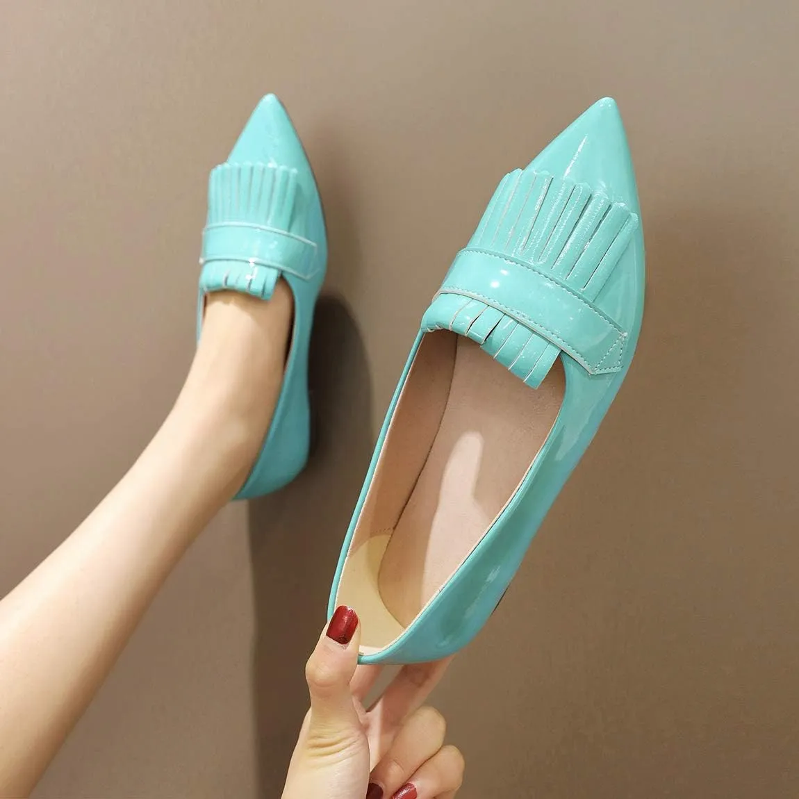 LEHOOR Women Pointed Closed Toe Flat Loafer Pumps Tassel Slip On Lightweight Patent Leather Casual Comfort Work Shoes for Ladies 4-15 M US