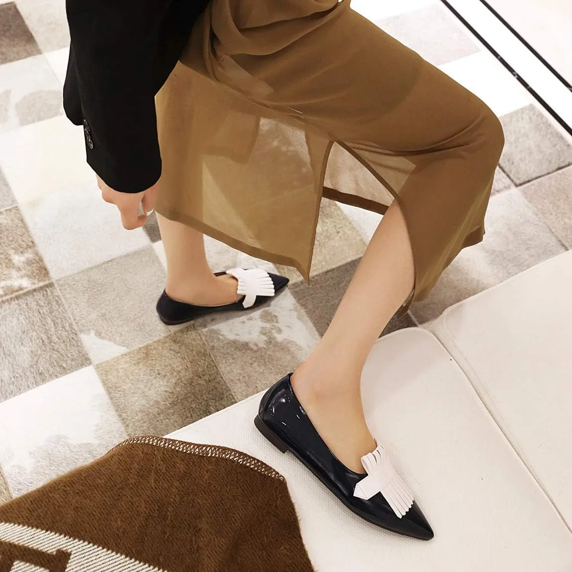 LEHOOR Women Pointed Closed Toe Flat Loafer Pumps Tassel Slip On Lightweight Patent Leather Casual Comfort Work Shoes for Ladies 4-15 M US