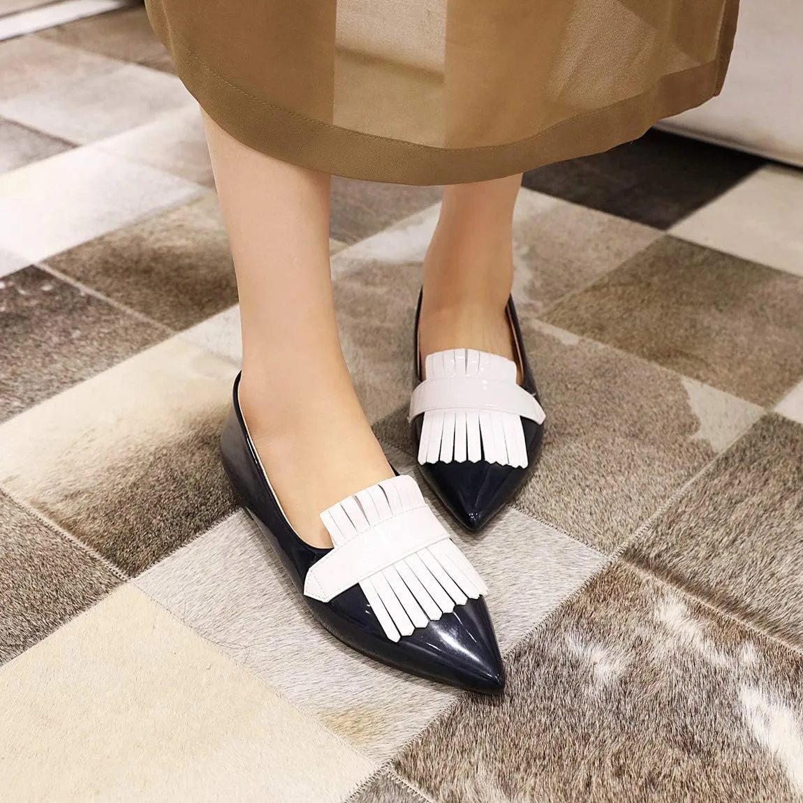 LEHOOR Women Pointed Closed Toe Flat Loafer Pumps Tassel Slip On Lightweight Patent Leather Casual Comfort Work Shoes for Ladies 4-15 M US