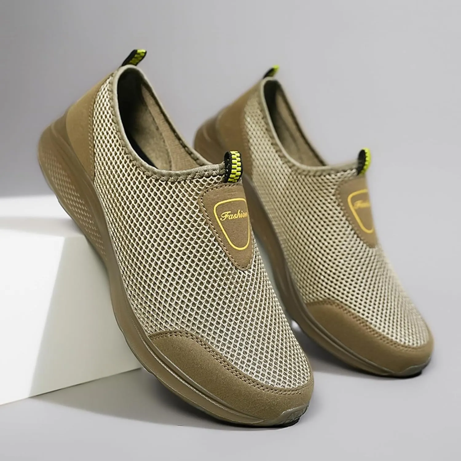 Men's Hollow Mesh Sports Shoes Fashionable Breathable Walking Shoes Comfortable Barefoot Minimalist Shoe