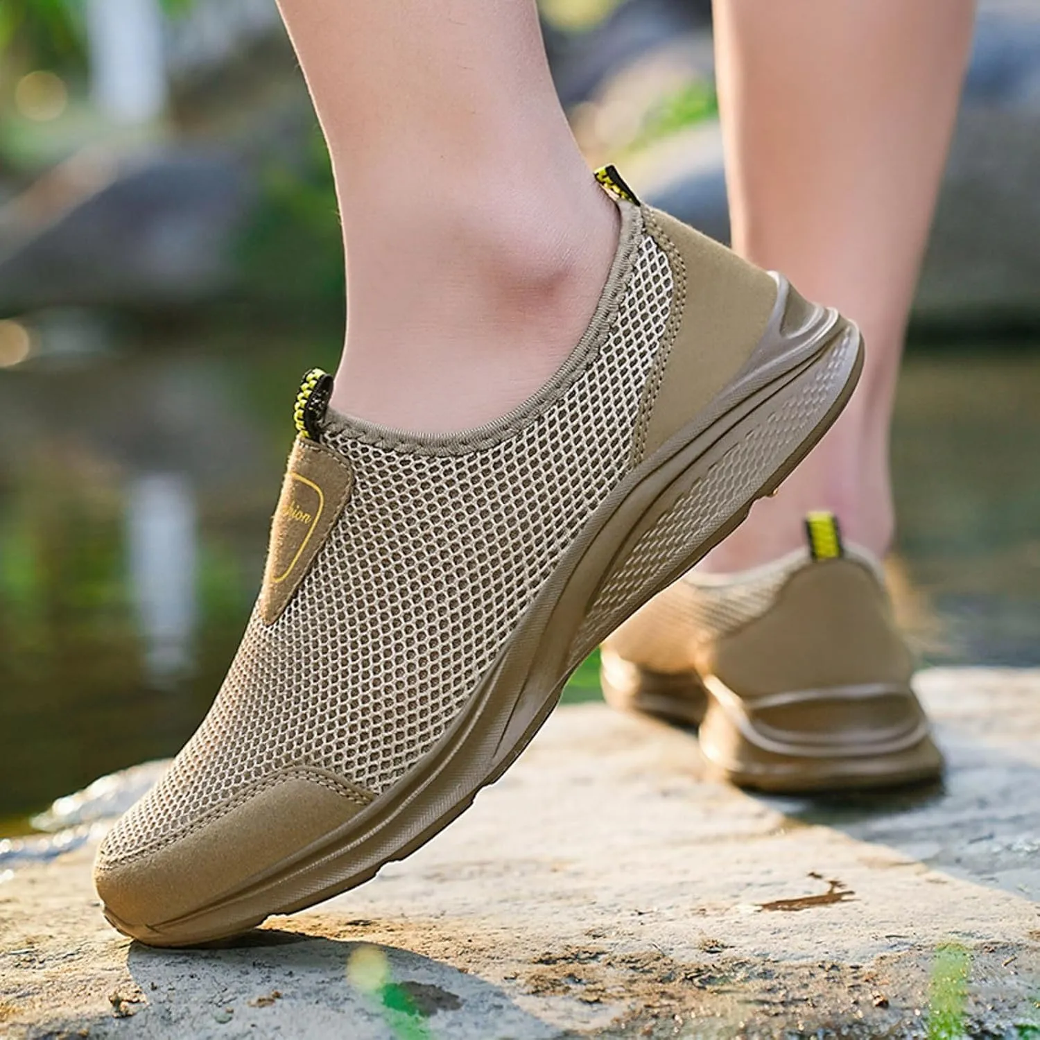 Men's Hollow Mesh Sports Shoes Fashionable Breathable Walking Shoes Comfortable Barefoot Minimalist Shoe