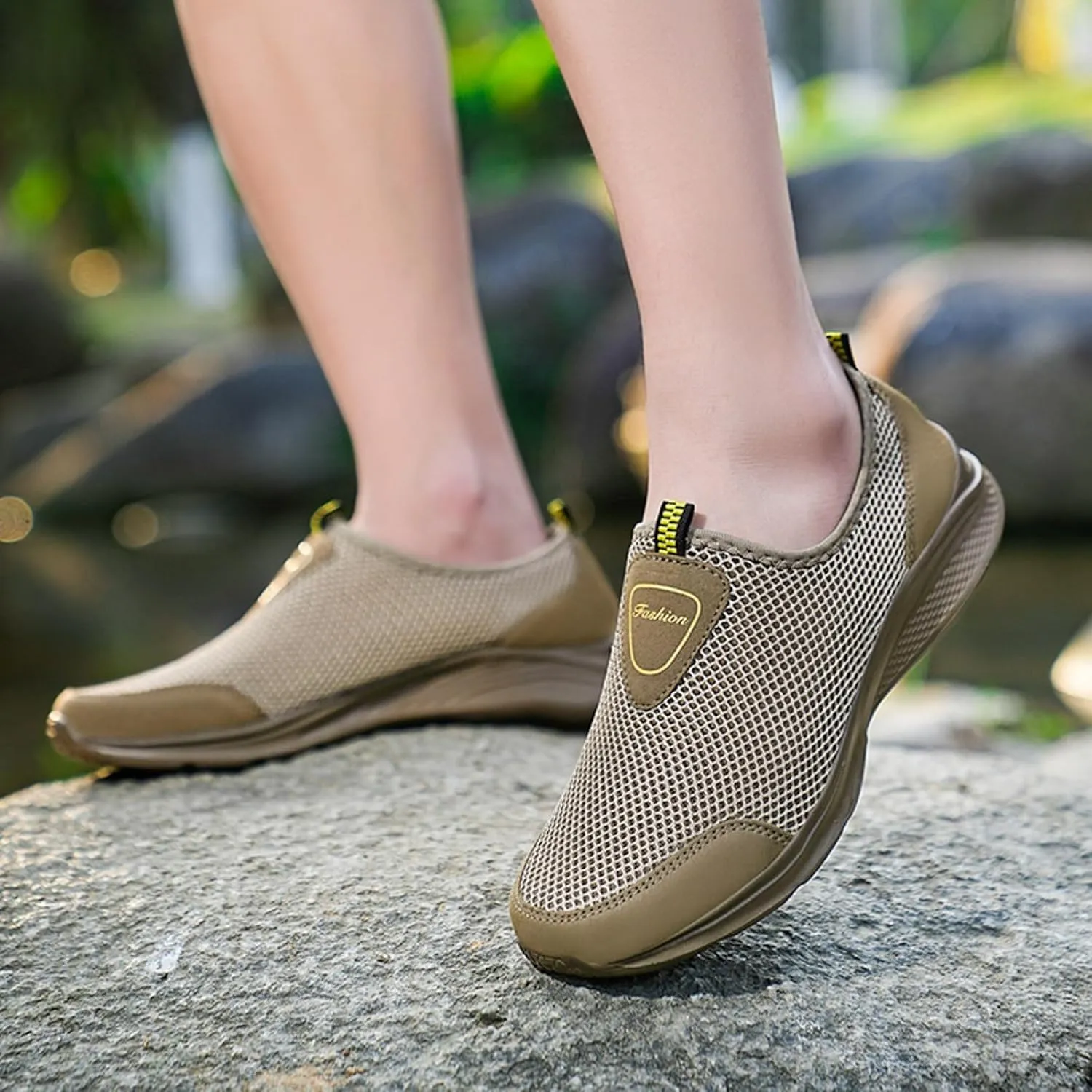 Men's Hollow Mesh Sports Shoes Fashionable Breathable Walking Shoes Comfortable Barefoot Minimalist Shoe